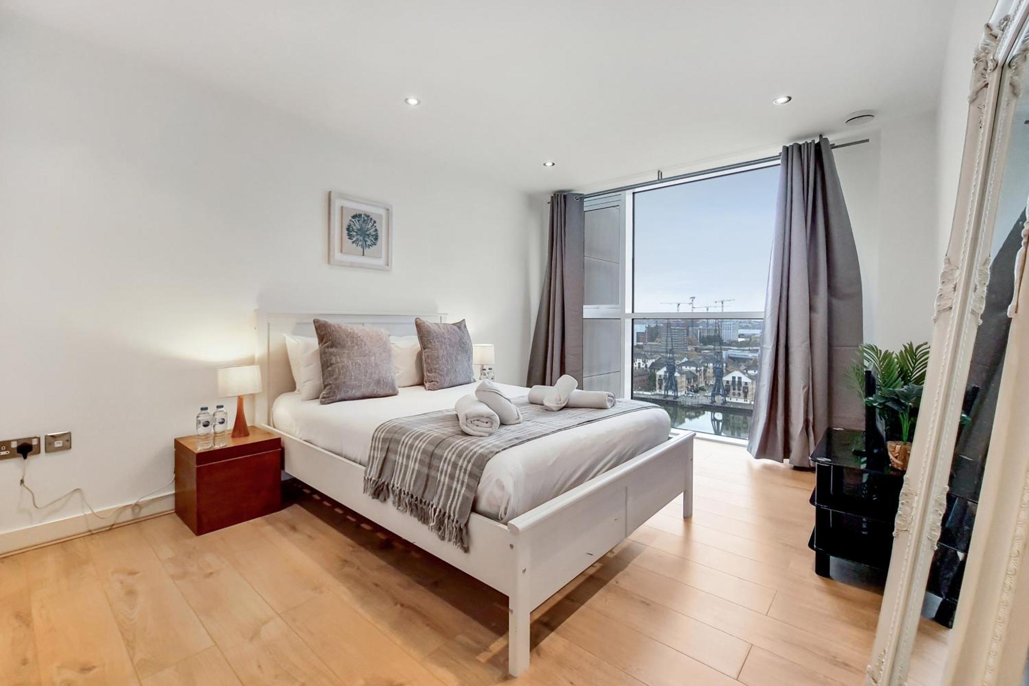 Deluxe Two Bed Apartment With River & City View London Exterior foto