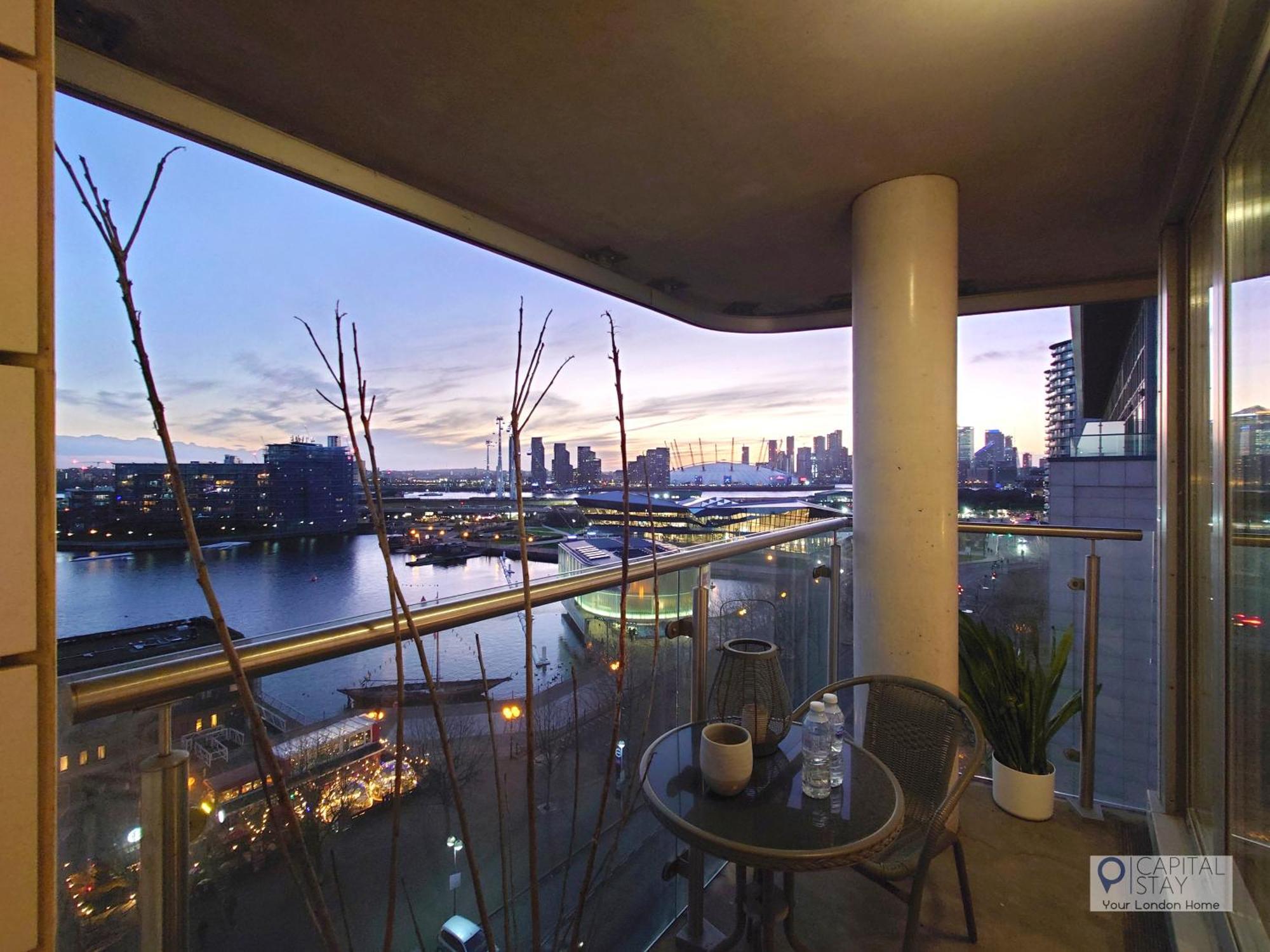 Deluxe Two Bed Apartment With River & City View London Exterior foto